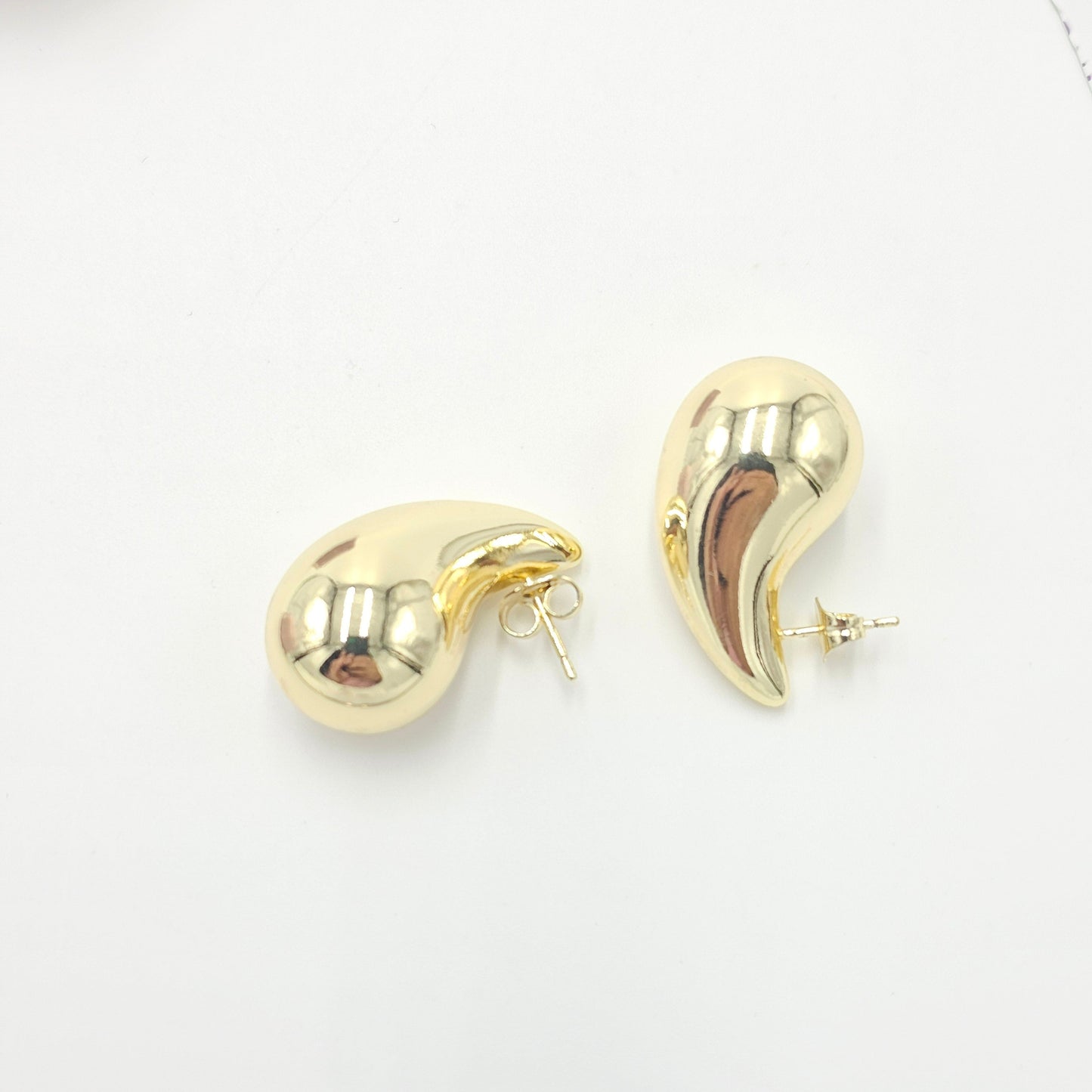 drop earrings. size large