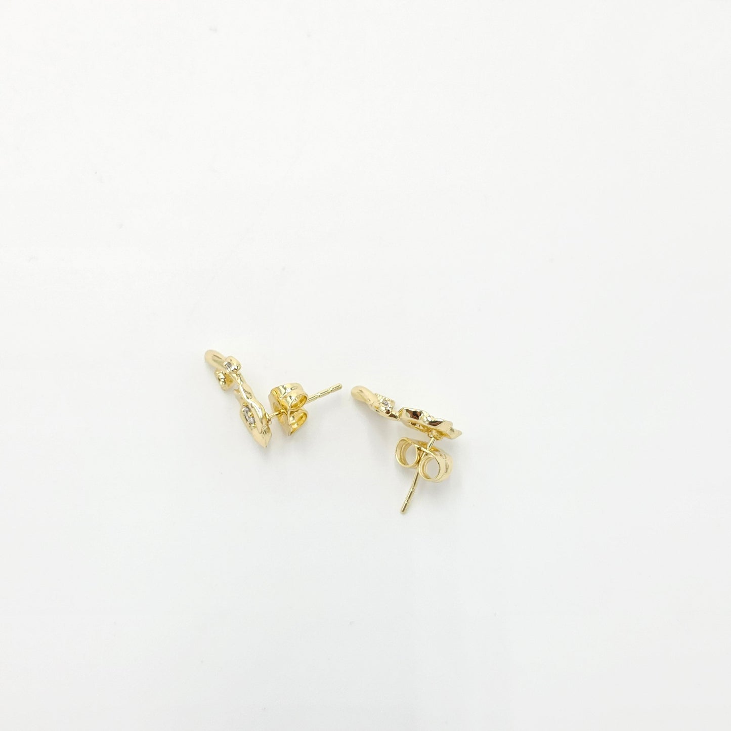 flower earrings. size small