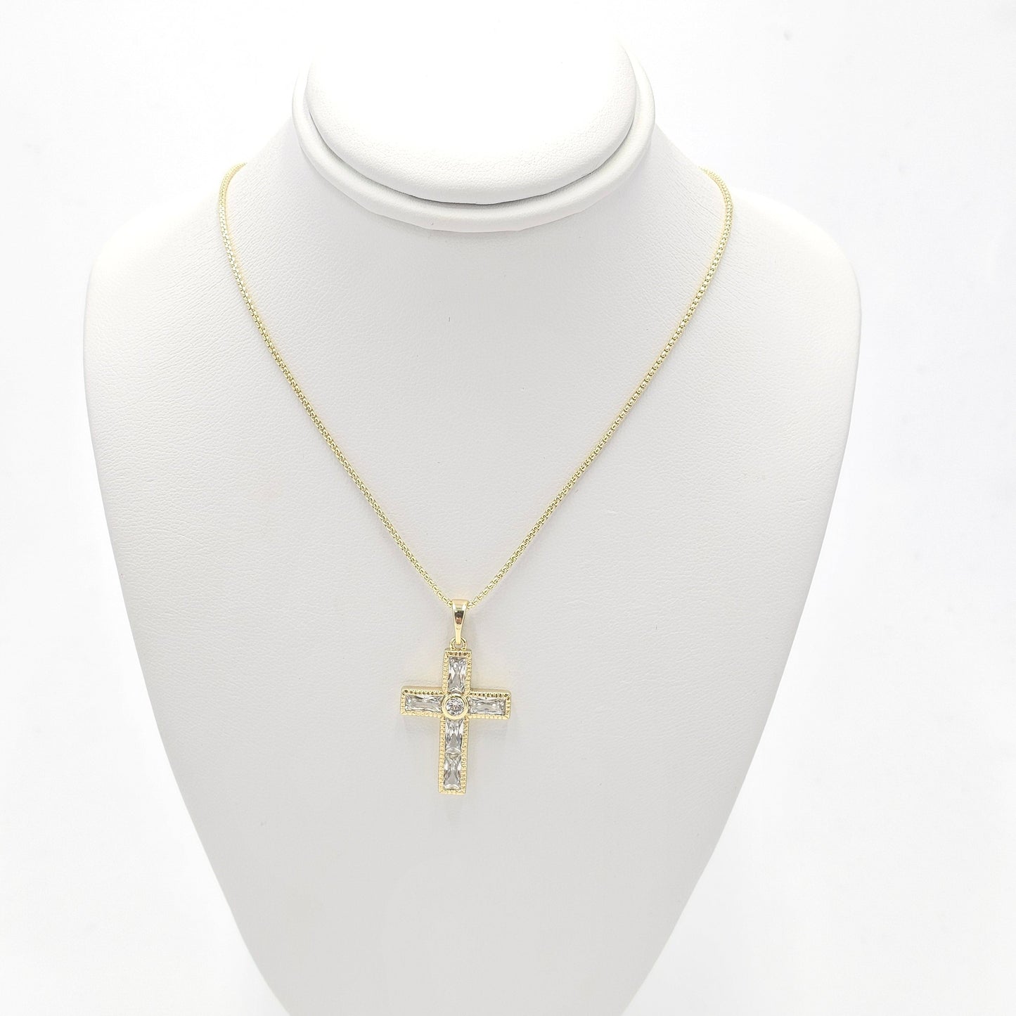 cross pendant and chain.size 45 cm