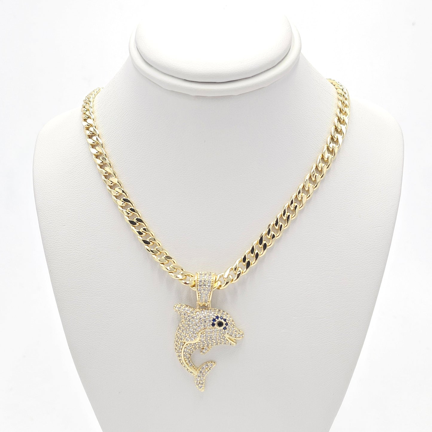 dolphin pendant and cuban chain. size 45 cm