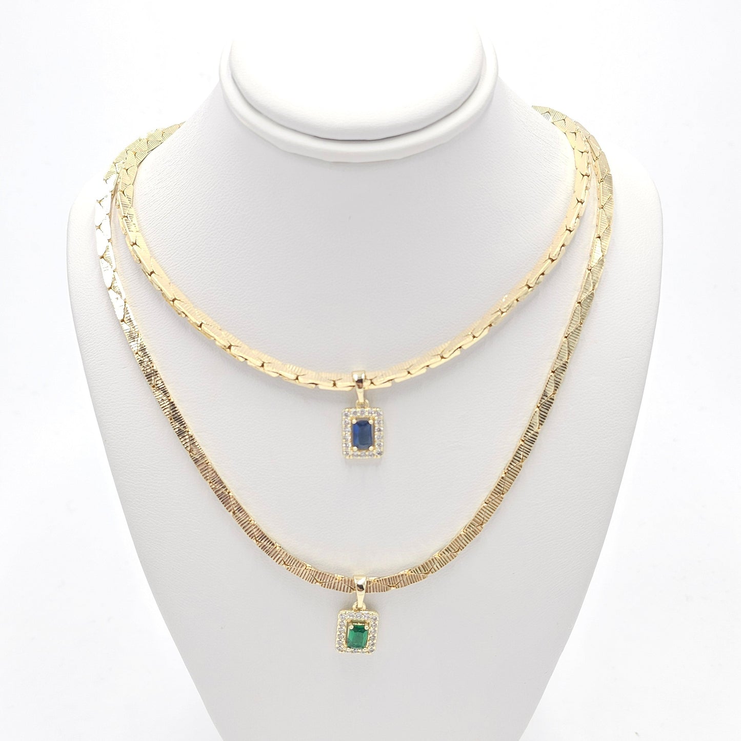 crystal pendant and choker. size 45 cm