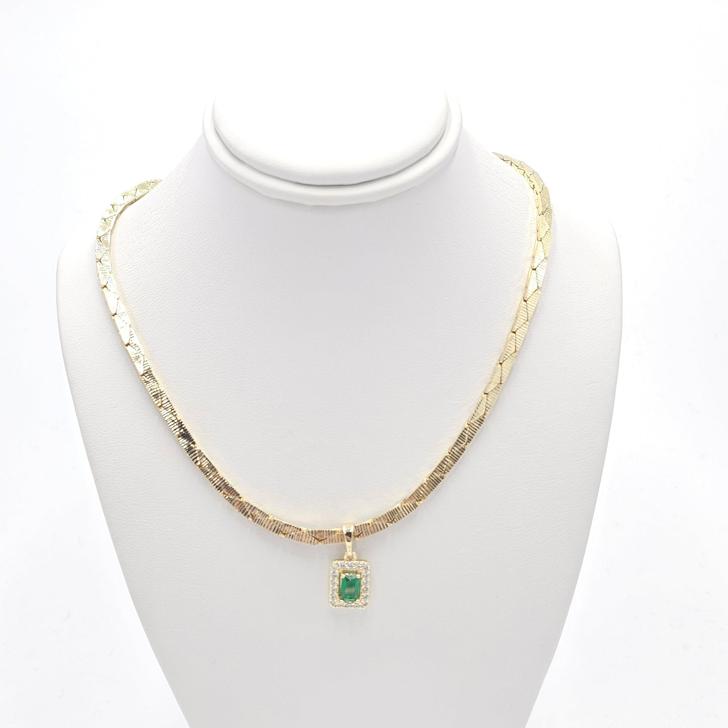 crystal pendant and choker. size 45 cm