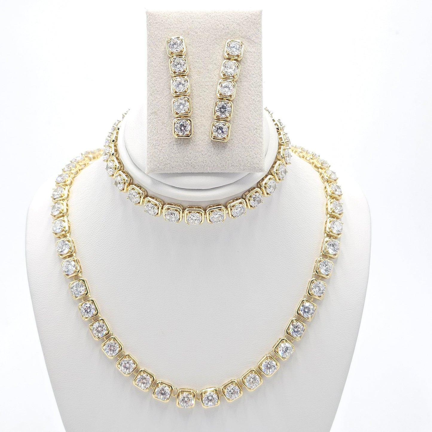 Tennis set. chain, bracelet and earrings. size 40cm