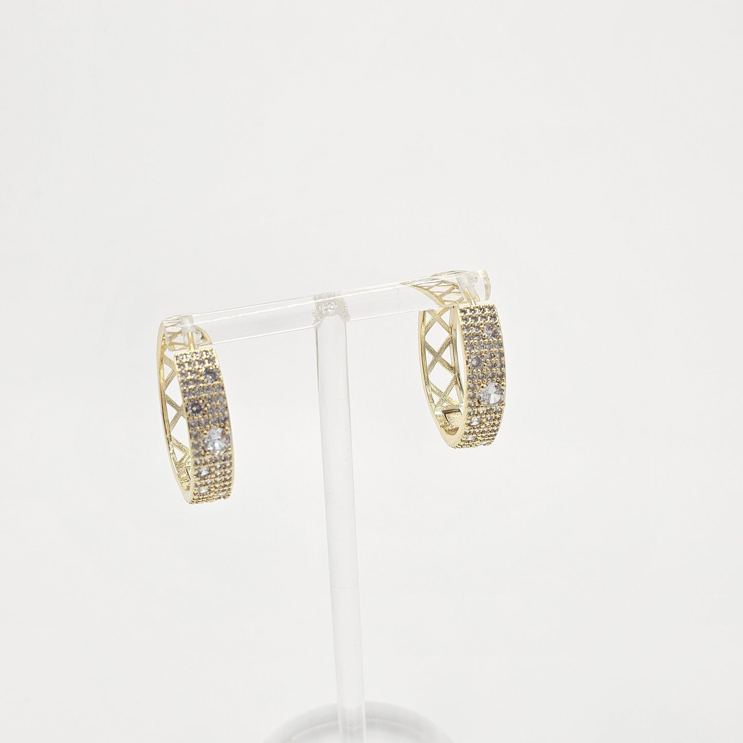 clear zircon hoops earrings. size medium