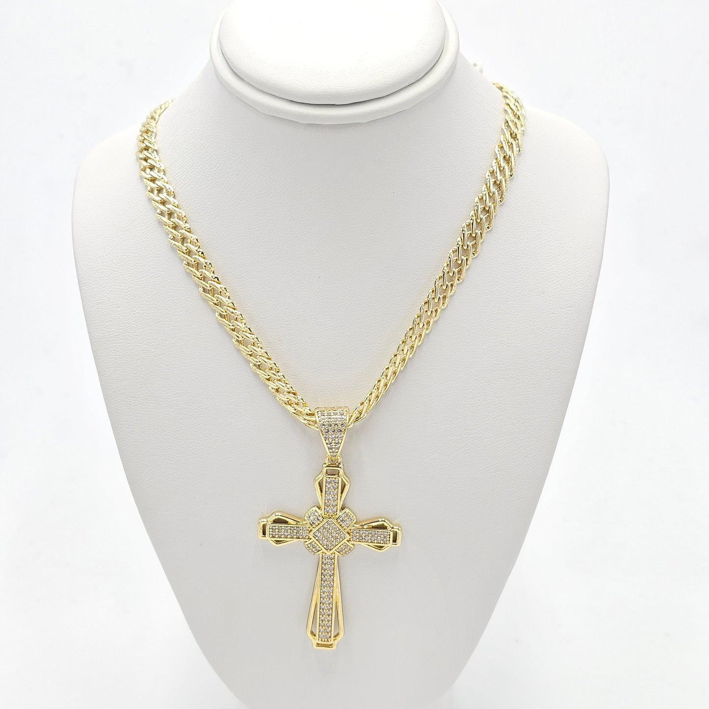 Cross pendant and española chain. size 23 inches