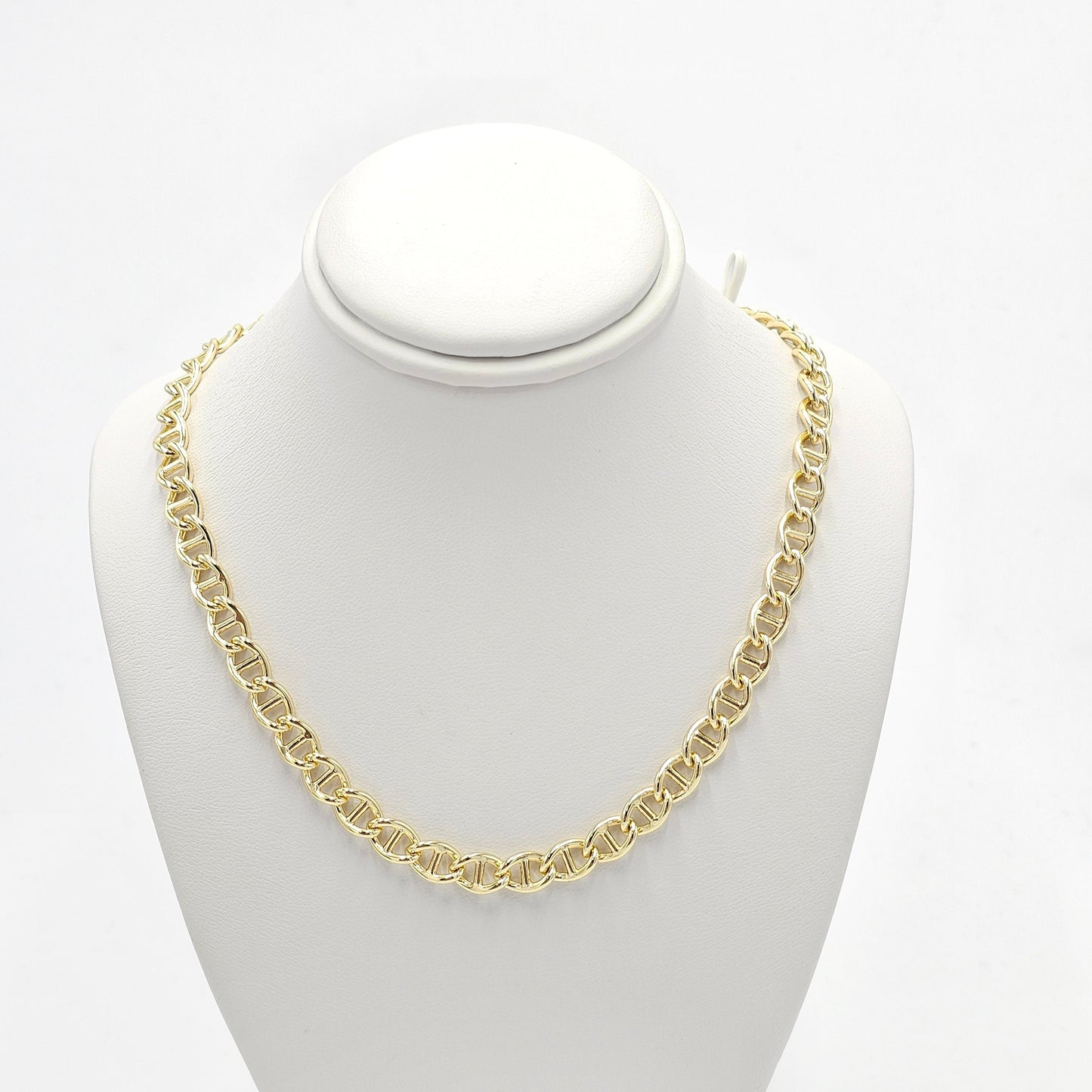 GG choker. chain. size 18 inches