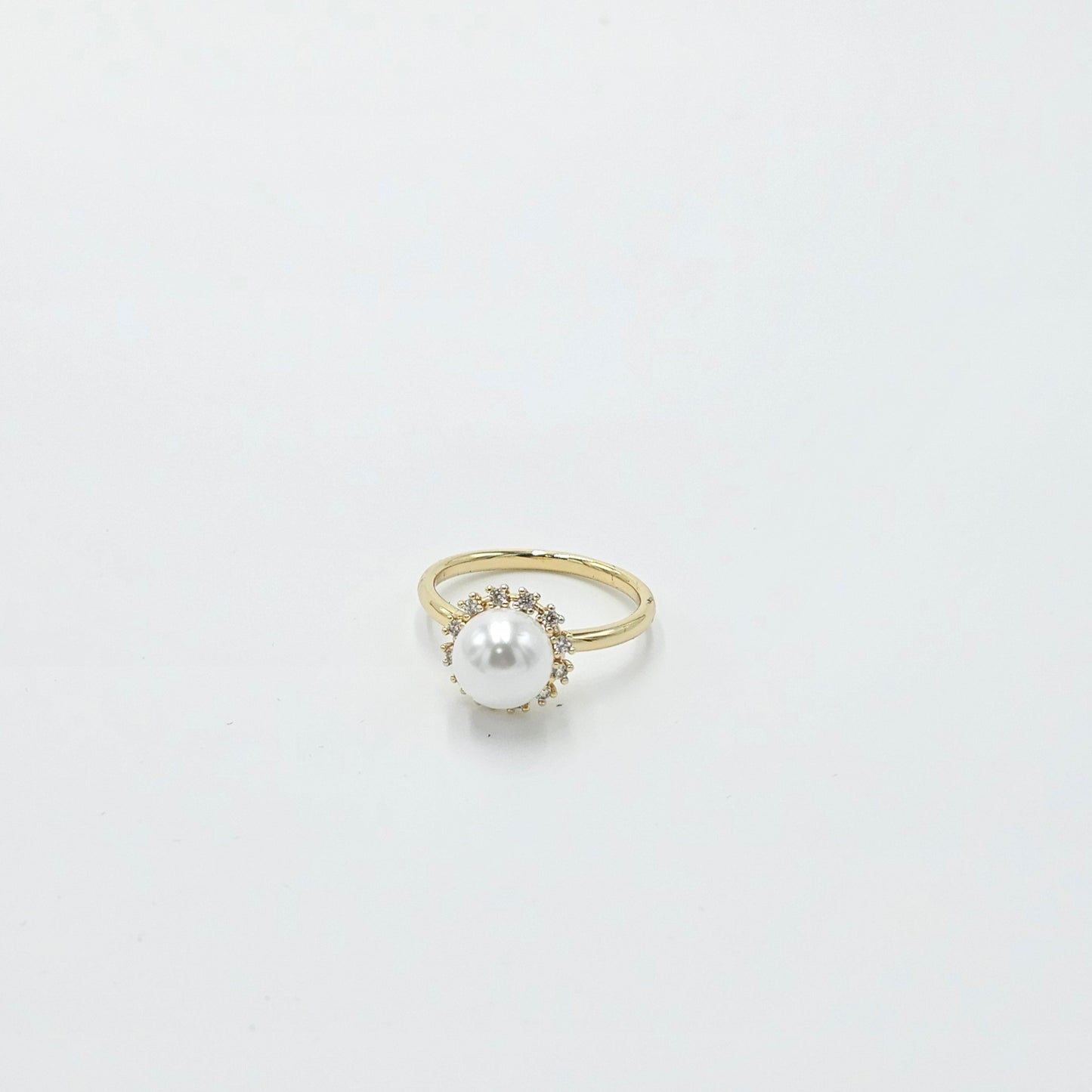 Fashion pearl ring. gold plate 14k