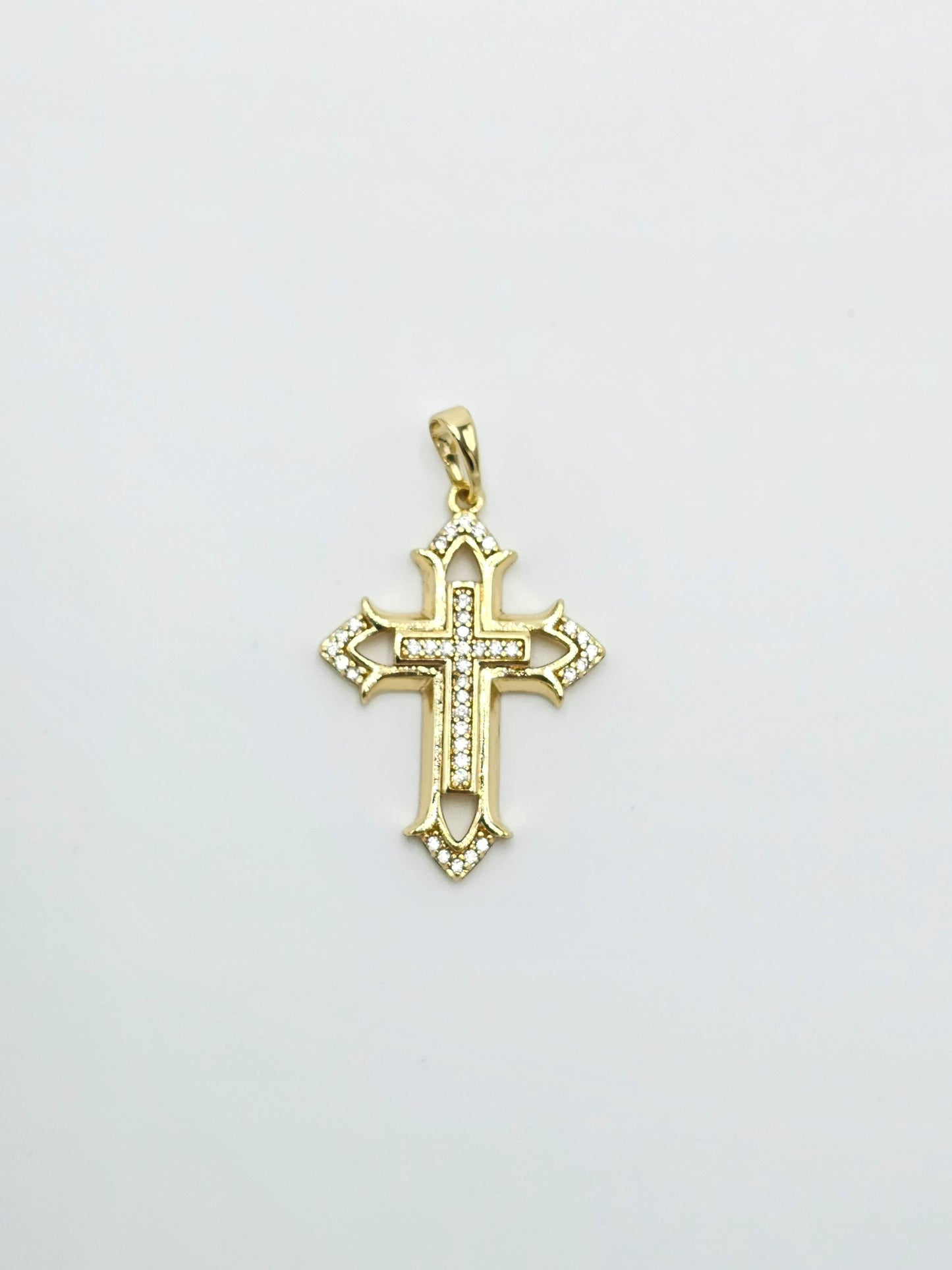 Cross pendant. 3cm (chain not include)