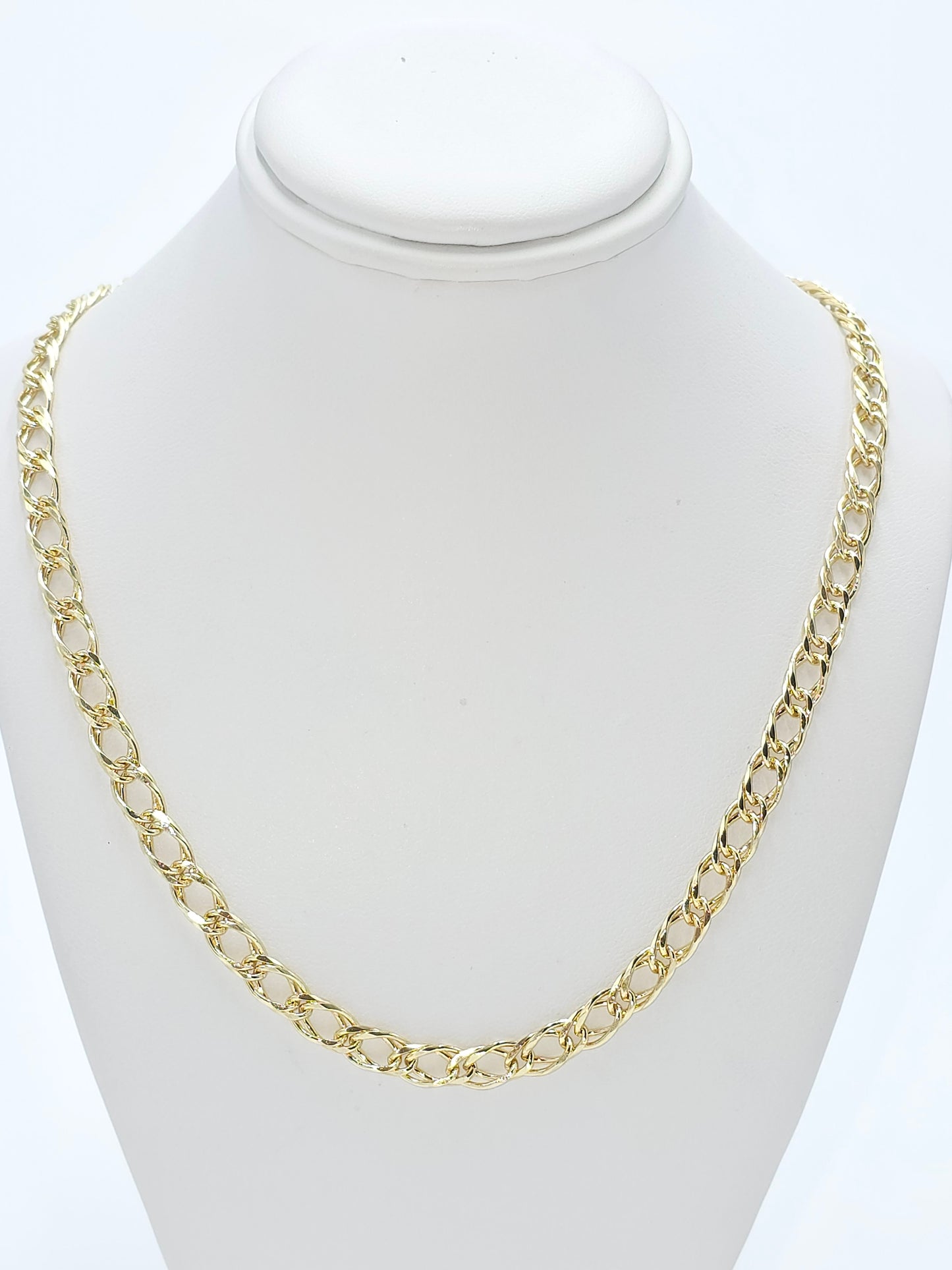 Doble cuban link chain.