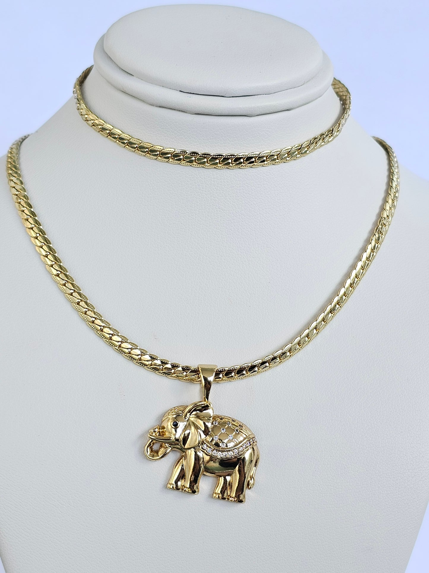 Cuban chain link and Elephant pendant Set.