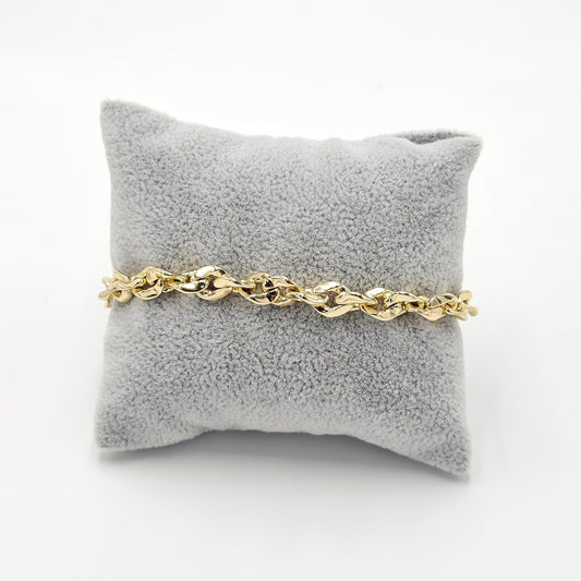golden bracelet. size 19cm