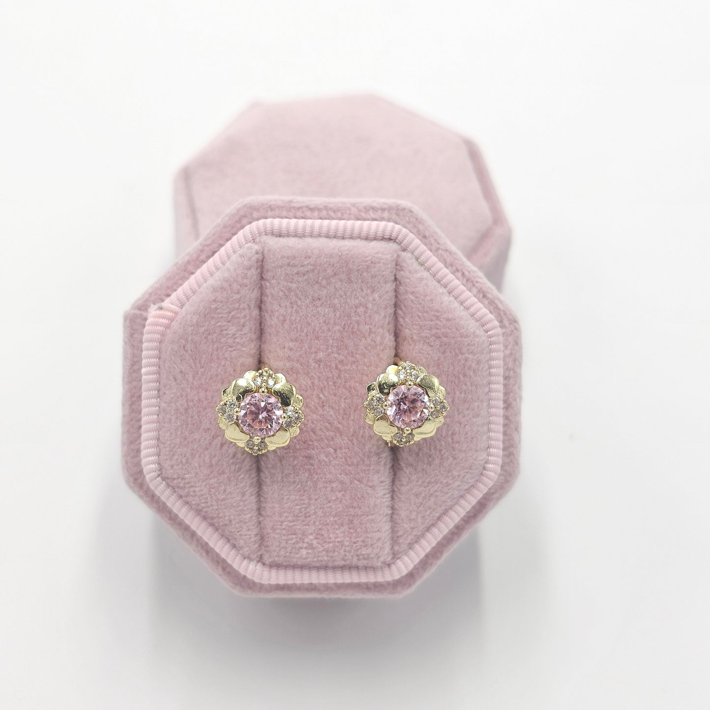 pink small earring. size small