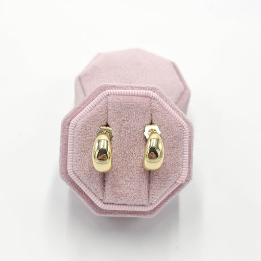 plain earring. size small
