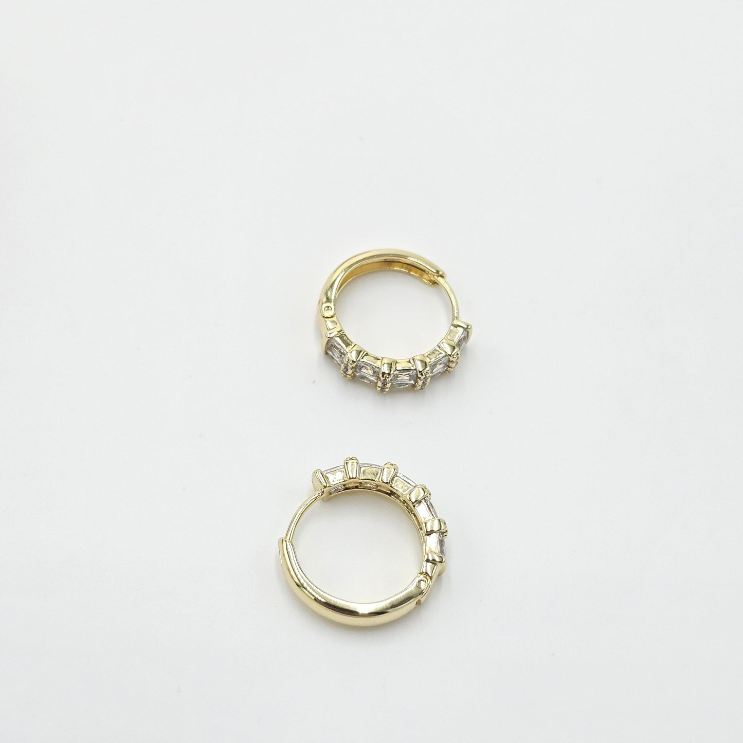 clear hoop bracelet. size small