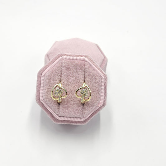 leaf earring. size small.