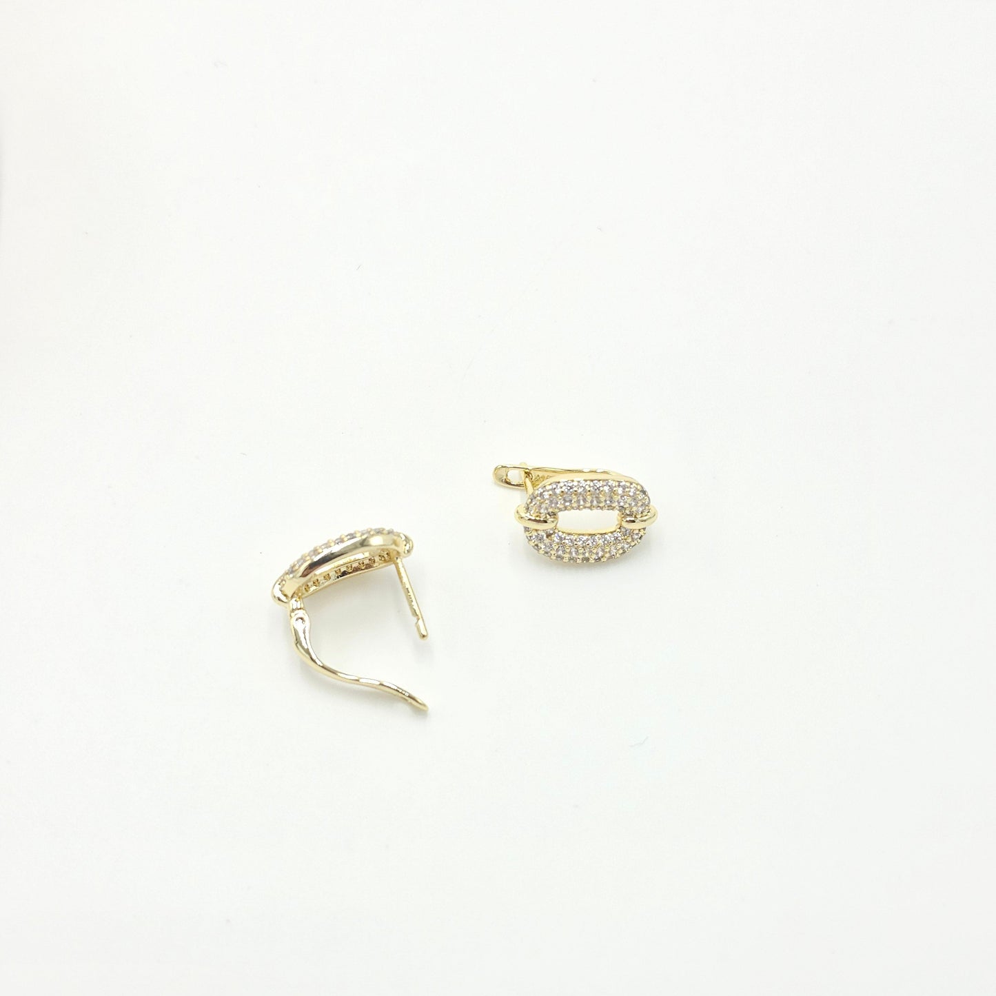 Oval zircon bracelet. size medium
