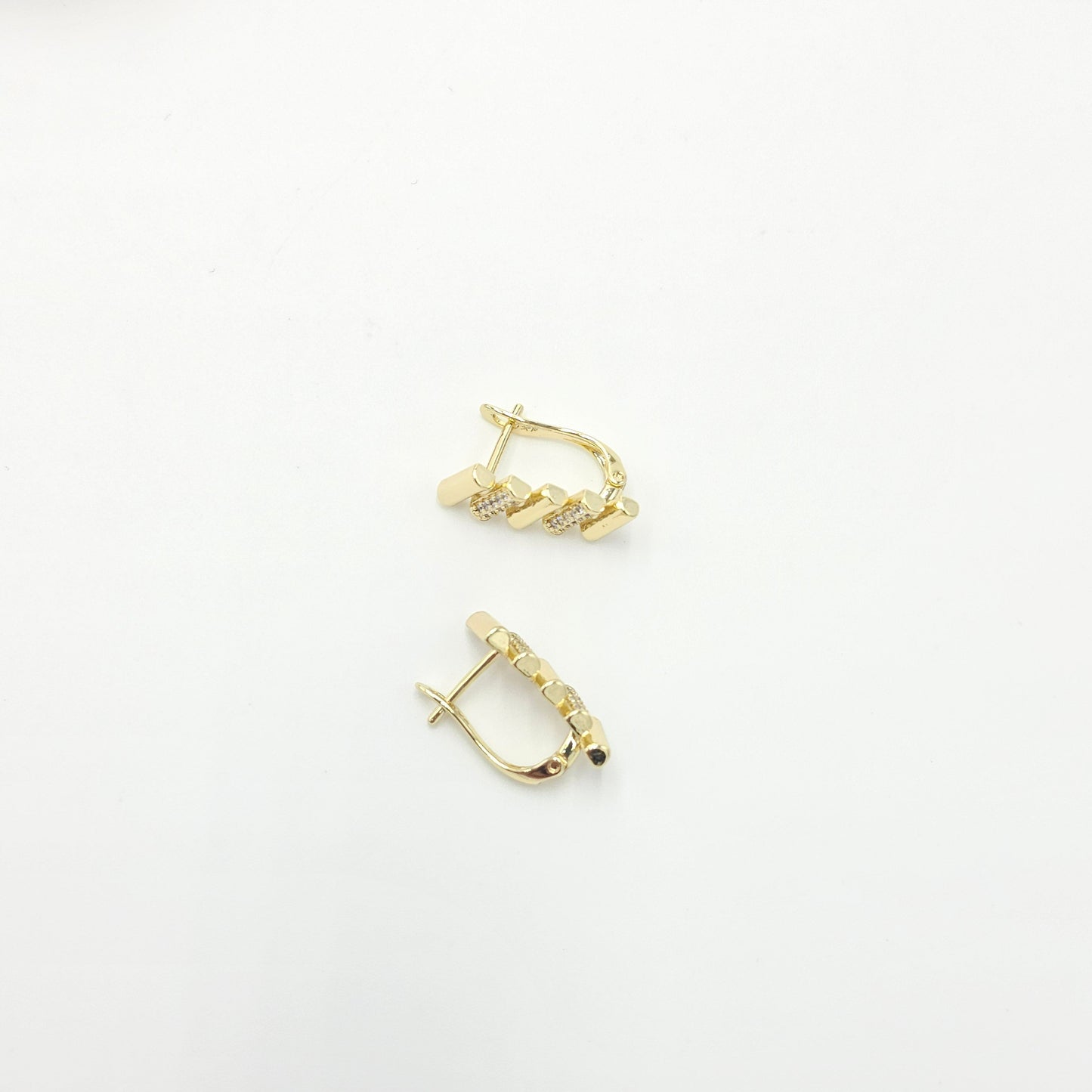 zircon bracelet. size medium