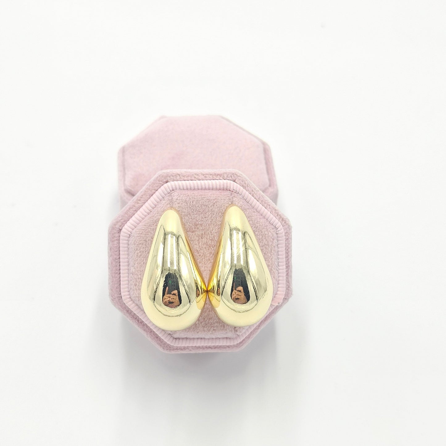 drop earrings. size large