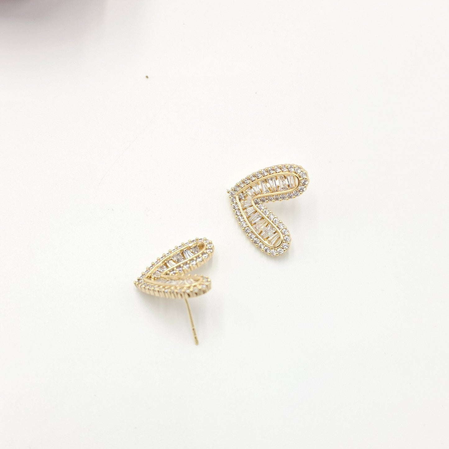 clear zircon earrings. size small