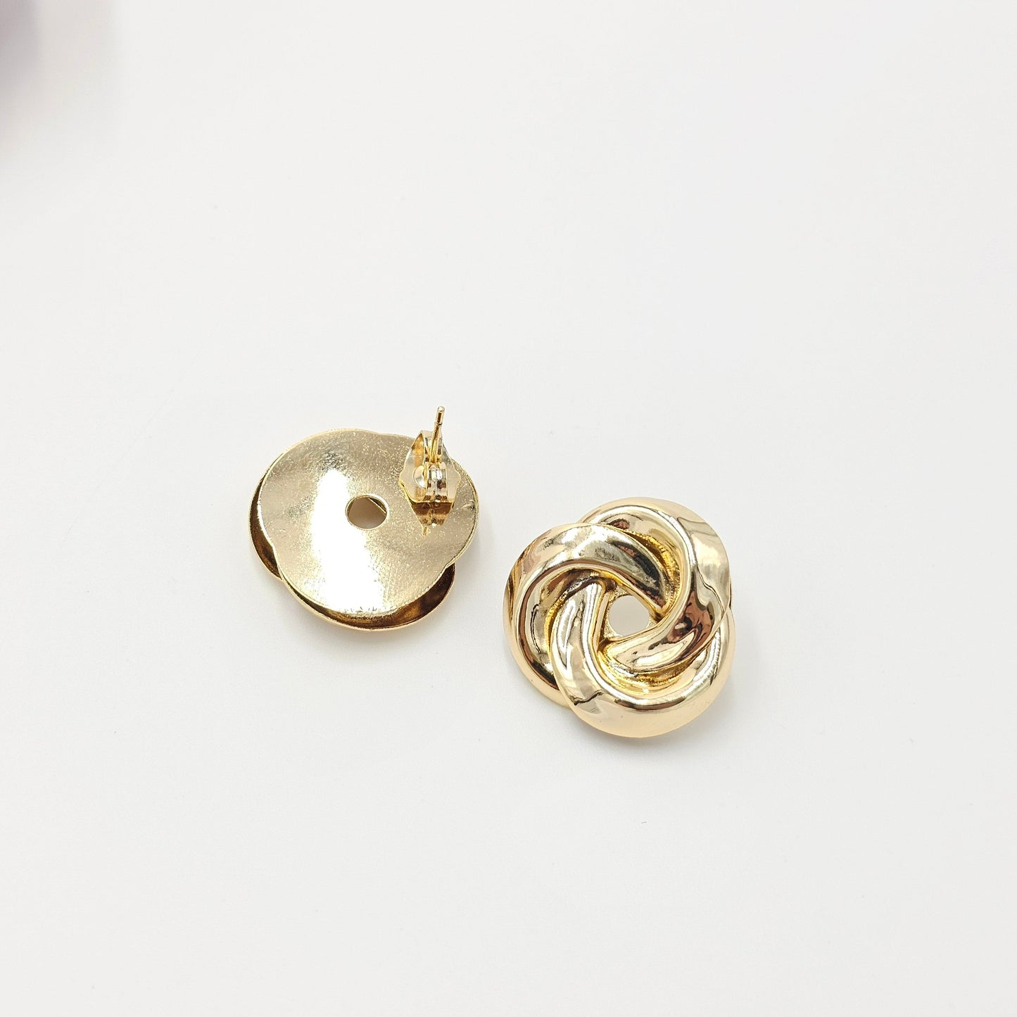golden earrings. size medium