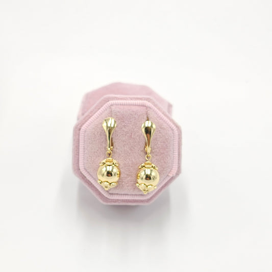 Ball earrings. size medium
