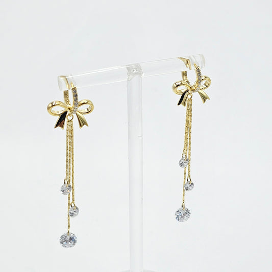 lazo earrings. size medium