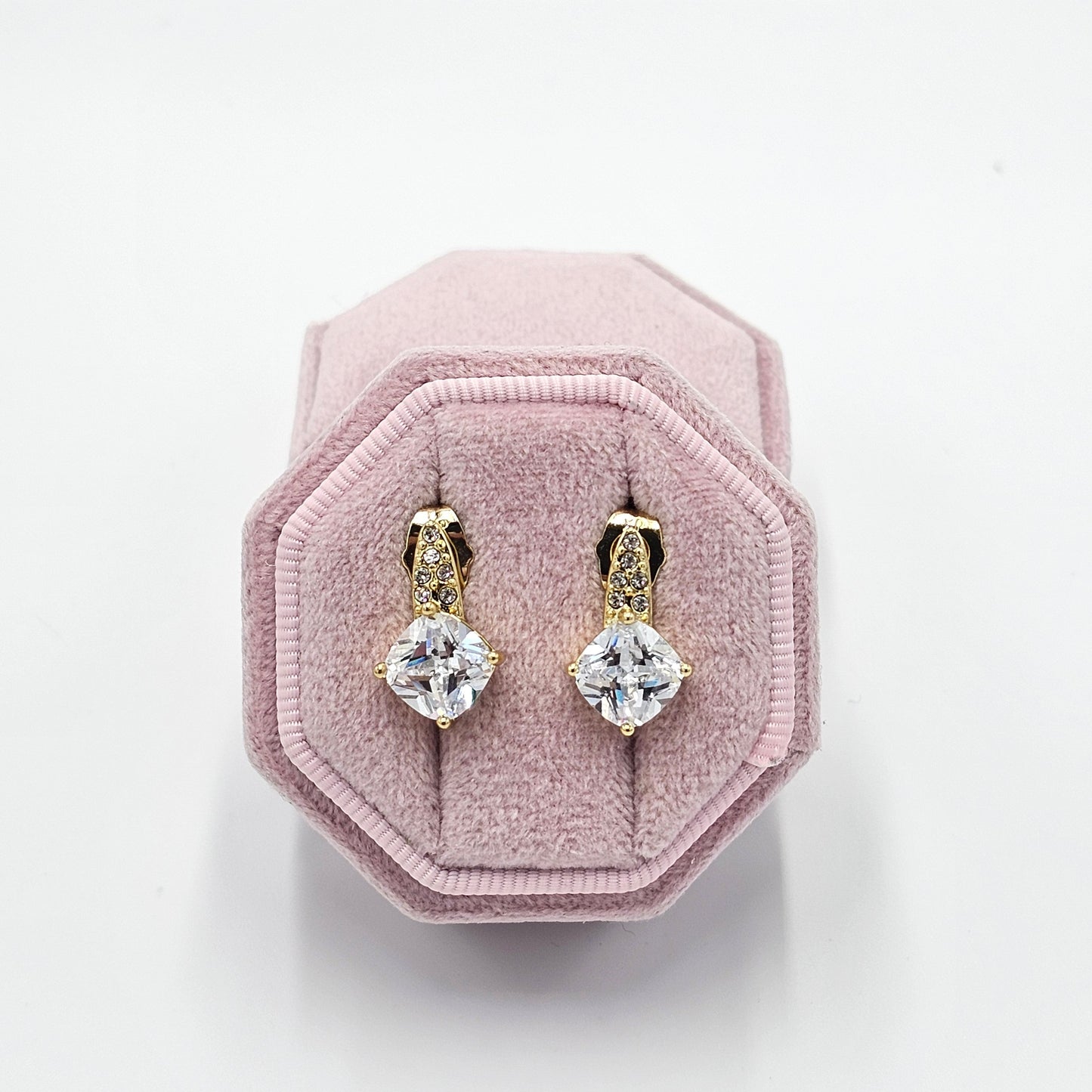 clear zircon earrings. size medium