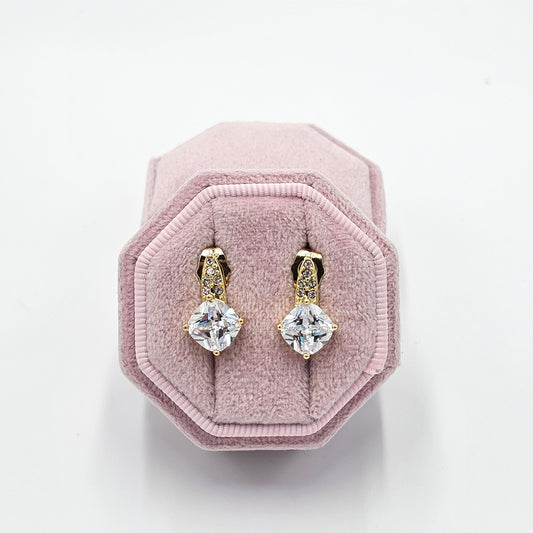 clear zircon earrings. size medium