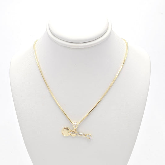 guitar pendant and chain. size 45 cm