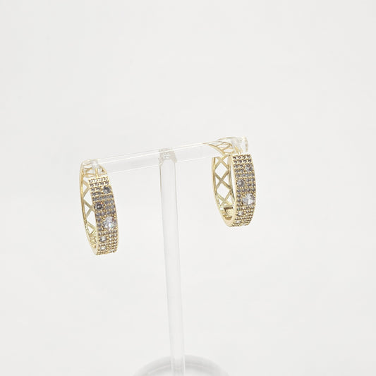clear zircon hoops earrings. size medium