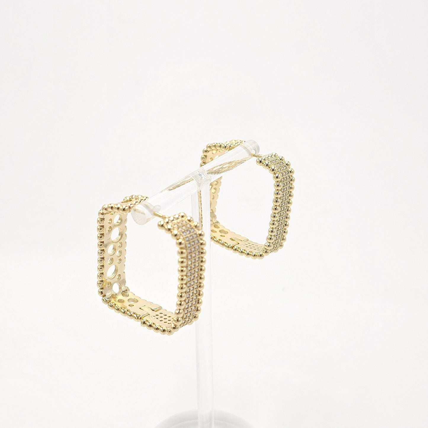 square hoops earrings. size medium