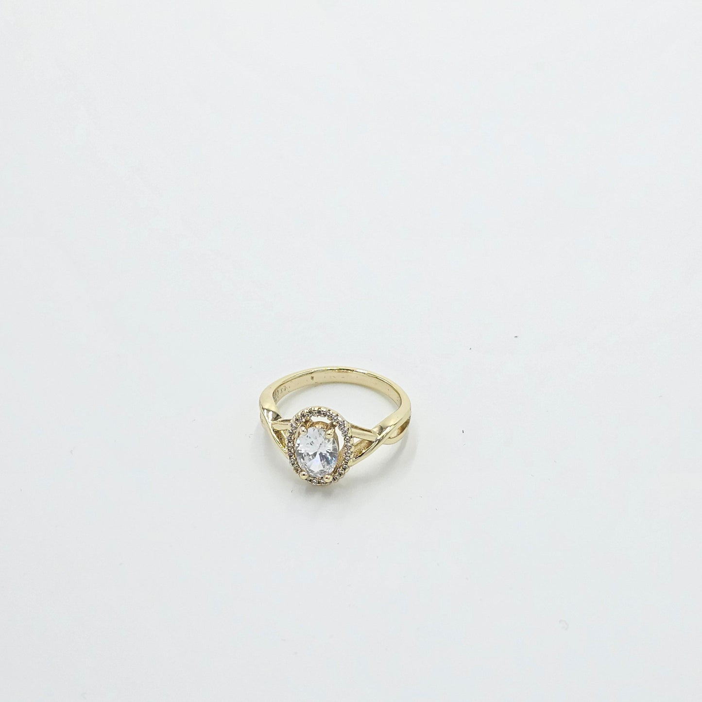 clear ring. gold plated 14k