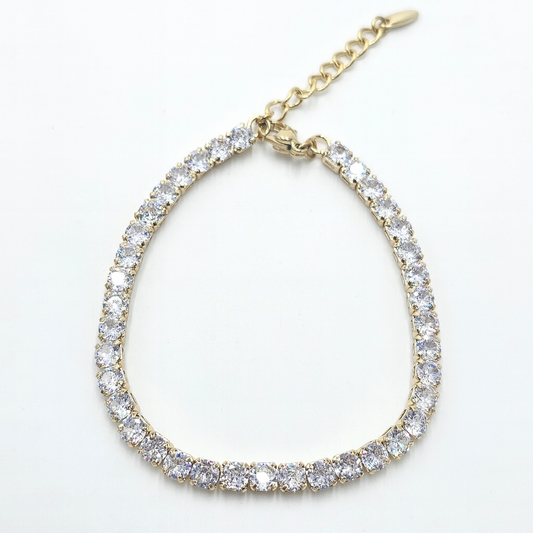 Tennis bracelet. size 17+3cm