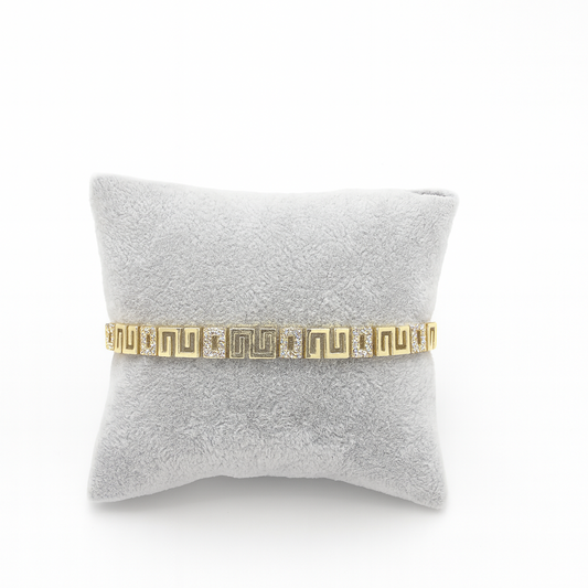 Fancy bracelet. size 17cm