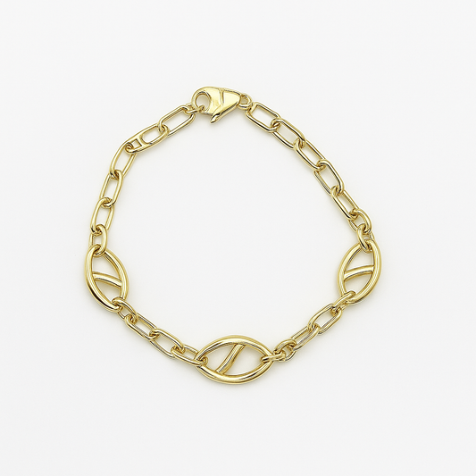 golden bracelet. size 17cm