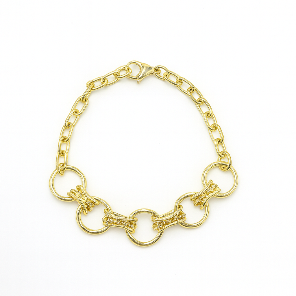 golden bracelet. size 18 cm