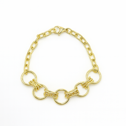 golden bracelet. size 18 cm