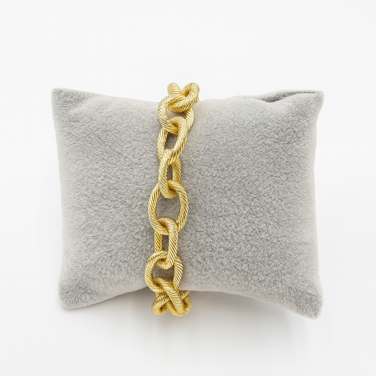 chunky bracelet. size 20 cm