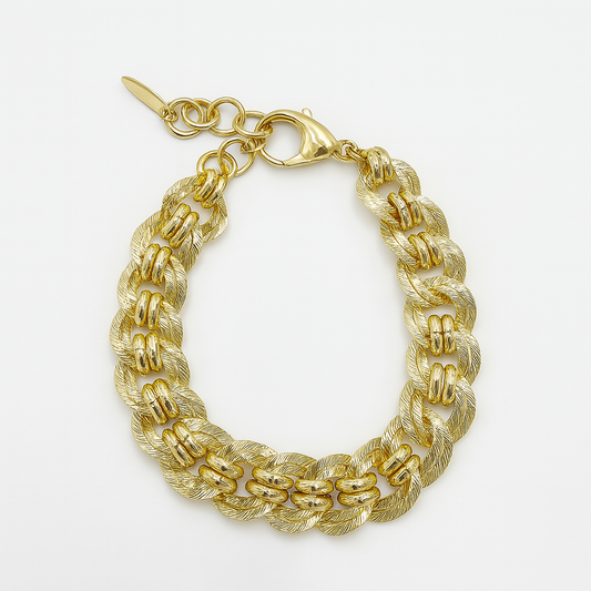 golden bracelet. size 18+3 cm