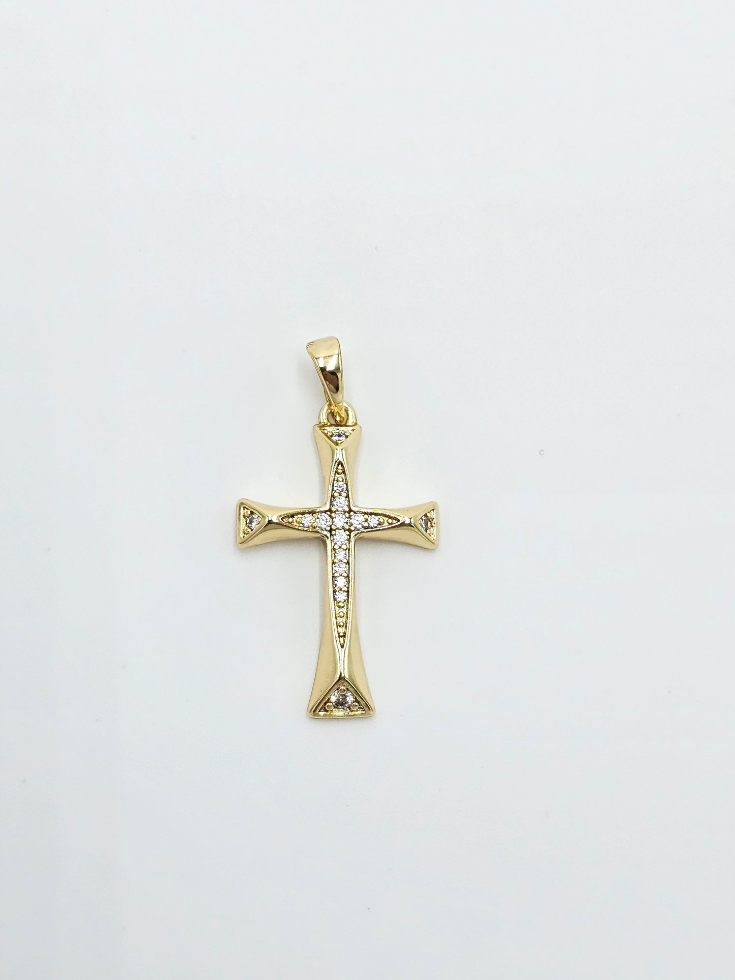 Cross pendant. 3cm (chain not include)