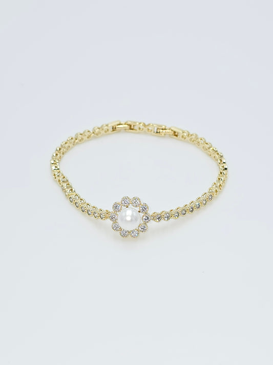 Flower pearl bracelet