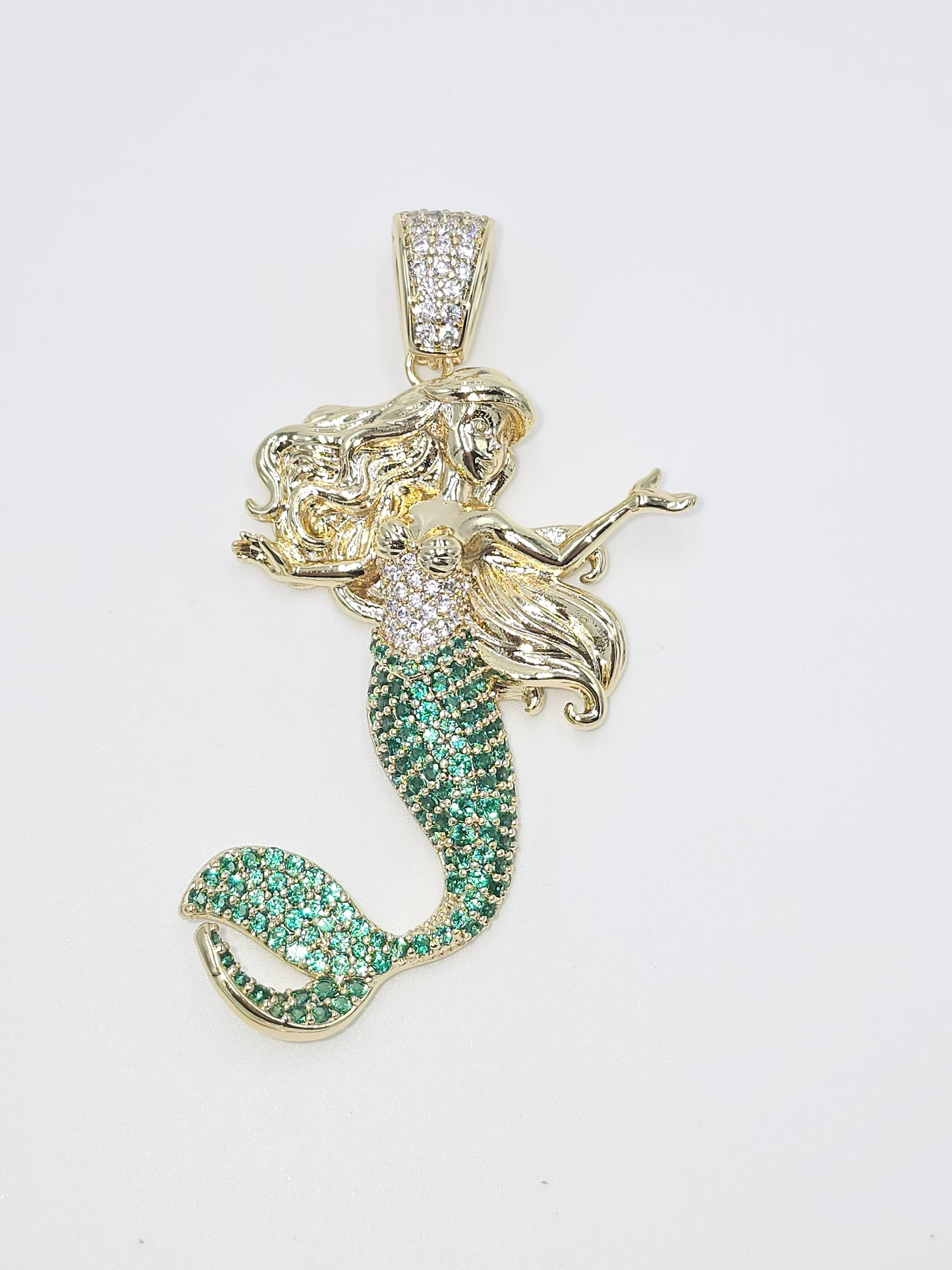 Mermaid pendant. (chain not include)