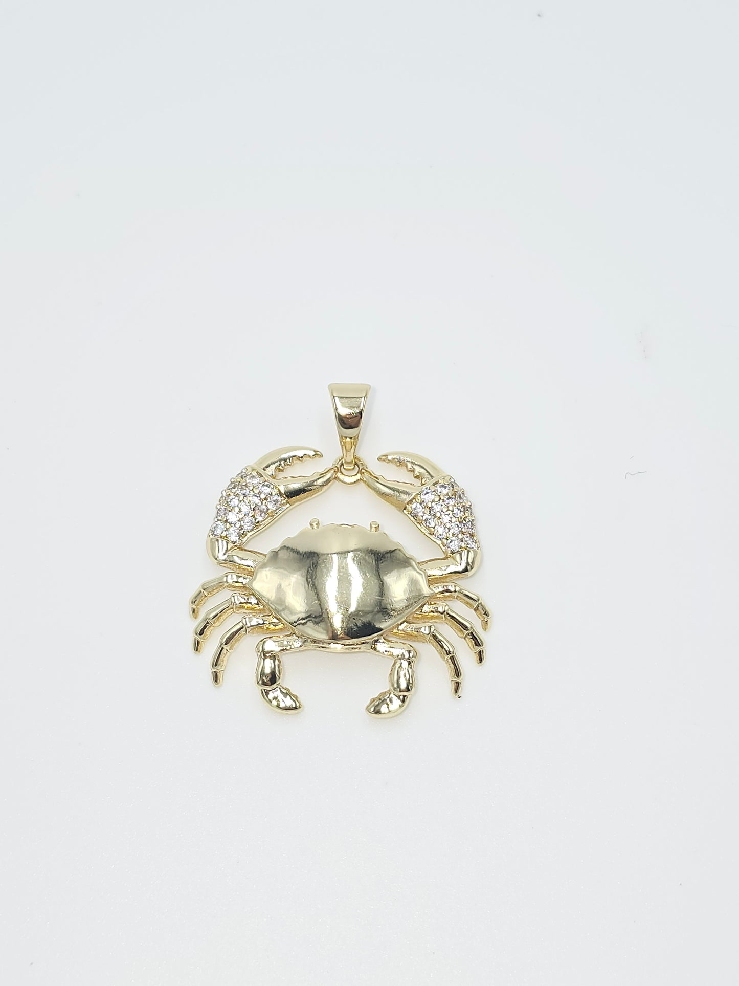 Crab pendant ( Chain not included)