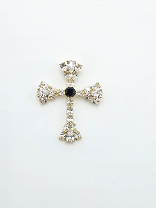 Crystal cross. 4cm (chain not include)