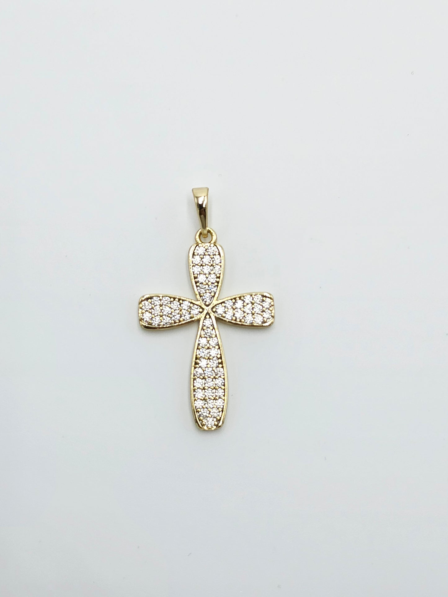 Cross pendant. 4 cm (chain not include)