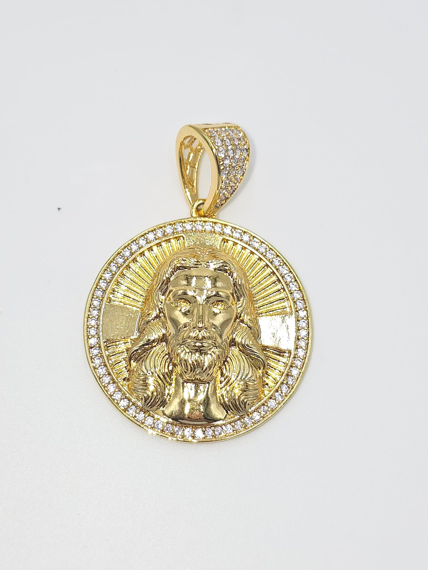 Jesus pendant. (Chain not included)