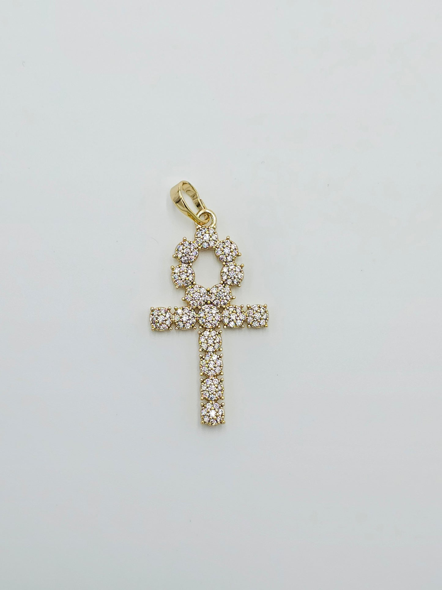 Egyptian cross.  4cm (chain not include)